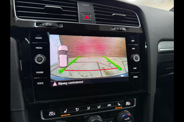 Volkswagen Golf 1.5 TSI Highline Business R LEDER / PANO / LED / CAMERA/ NAVI/ 18INCH / CLIMATE / STOELVERWARMING / BOMVOLLE GOLF!