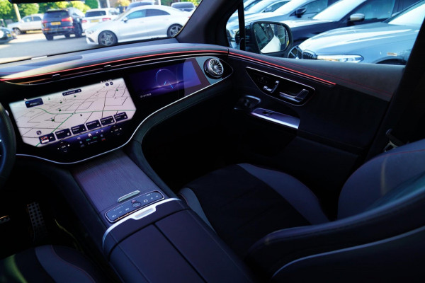 Mercedes-Benz EQE SUV 500 4Matic AMG Line 91 kWh | Panorama | Trekhaak | Dual View | 360 cam | Adaptieve Cruise | HuD | LED | NAP