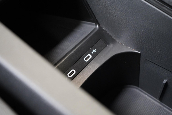 Volkswagen ID.4 Pro 77 kWh | Trekhaak | Adaptive Cruise | Lm velgen | Parkeersensoren