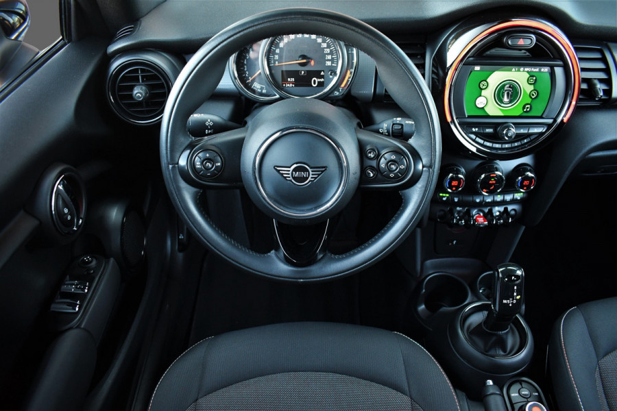 MINI Cabrio 1.5 136pk Cooper 18inch-JCW LED DAB