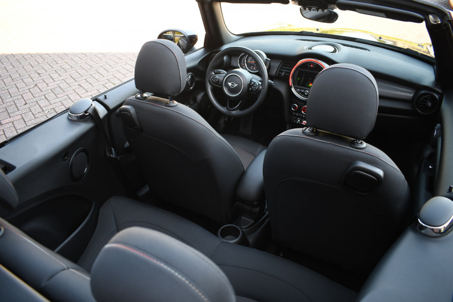 MINI Cabrio 1.5 136pk Cooper 18inch-JCW LED DAB