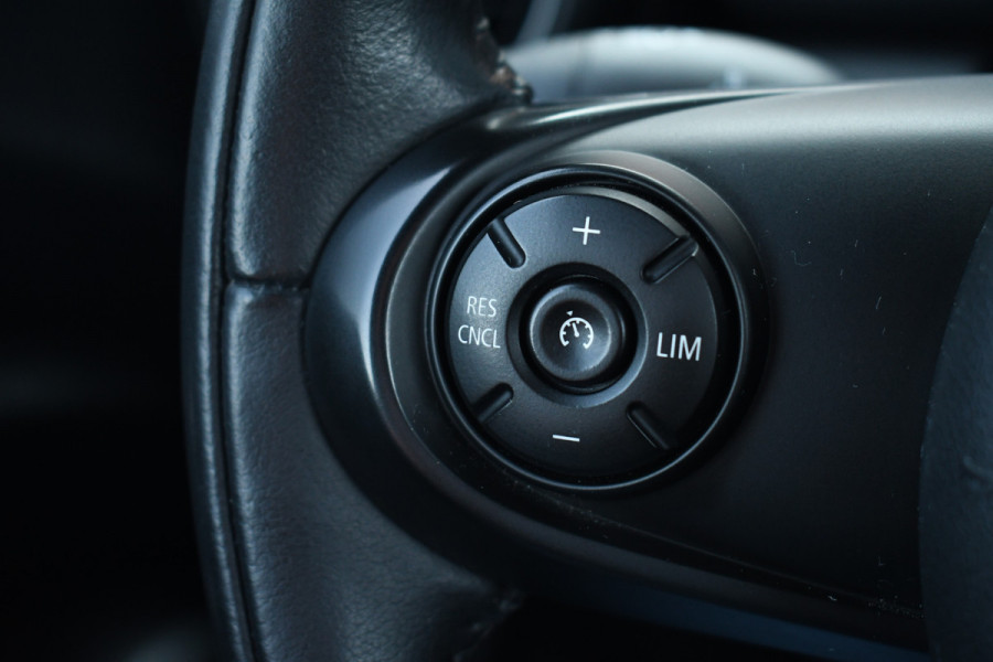 MINI Cabrio 1.5 136pk Cooper 18inch-JCW LED DAB