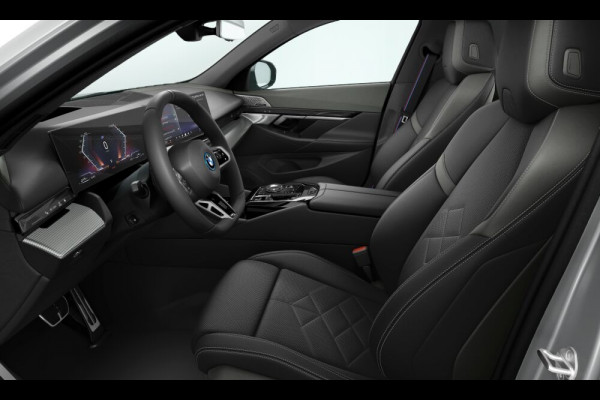 BMW 5 Serie Touring 550e xDrive M-Sport Pro - Individual "Frozen Pure Grey" - Onderstel Prof - Bowers & Wilkins