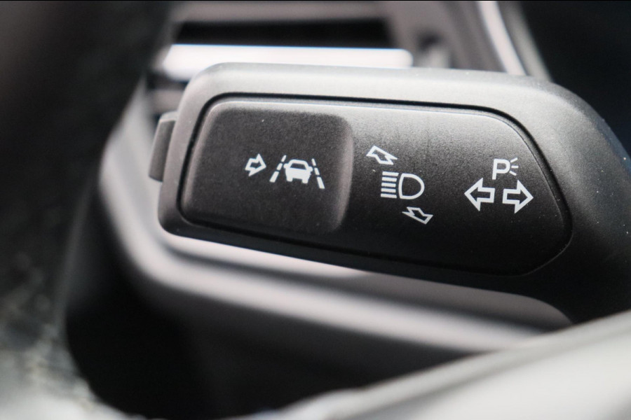 Ford FOCUS Wagon 1.0 EcoBoost Trend Edition Business Winterpack Apple Car Play Android auto Cruise Control Navigatie
