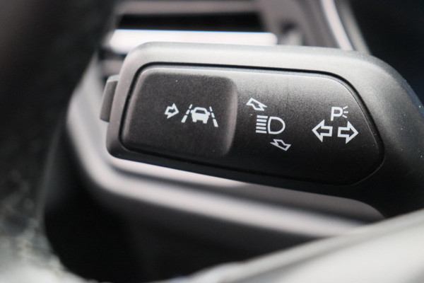 Ford FOCUS Wagon 1.0 EcoBoost Trend Edition Business Winterpack Apple Car Play Android auto Cruise Control Navigatie