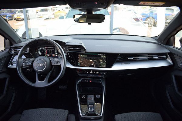 Audi A3 Limousine 30 TFSI Advanced edition | Automaat | Apple CarPlay | Virtual | ACC