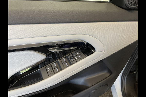 Land Rover Range Rover Evoque 1.5 P300e AWD R-Dynamic S Panoramadak Navigatie Apple Carplay/Android Auto Adaptive Cruise Control Camera Parkeersensoren Stoelverwarming Elektrisch verstelbare stoelen Elektrische achterklep High Beam Assist Climate Control