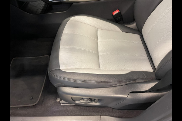 Land Rover Range Rover Evoque 1.5 P300e AWD R-Dynamic S Panoramadak Navigatie Apple Carplay/Android Auto Adaptive Cruise Control Camera Parkeersensoren Stoelverwarming Elektrisch verstelbare stoelen Elektrische achterklep High Beam Assist Climate Control
