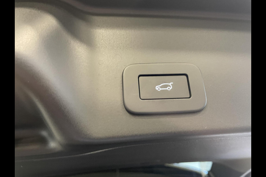 Land Rover Range Rover Evoque 1.5 P300e AWD R-Dynamic S Panoramadak Navigatie Apple Carplay/Android Auto Adaptive Cruise Control Camera Parkeersensoren Stoelverwarming Elektrisch verstelbare stoelen Elektrische achterklep High Beam Assist Climate Control