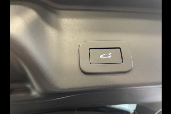 Land Rover Range Rover Evoque 1.5 P300e AWD R-Dynamic S Panoramadak Navigatie Apple Carplay/Android Auto Adaptive Cruise Control Camera Parkeersensoren Stoelverwarming Elektrisch verstelbare stoelen Elektrische achterklep High Beam Assist Climate Control