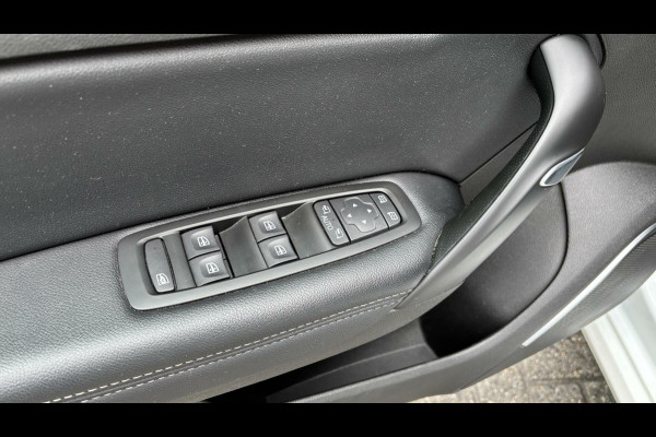 Renault Mégane Estate 1.3 TCe 140 pk Limited Automaat Navi Carplay Android Auto