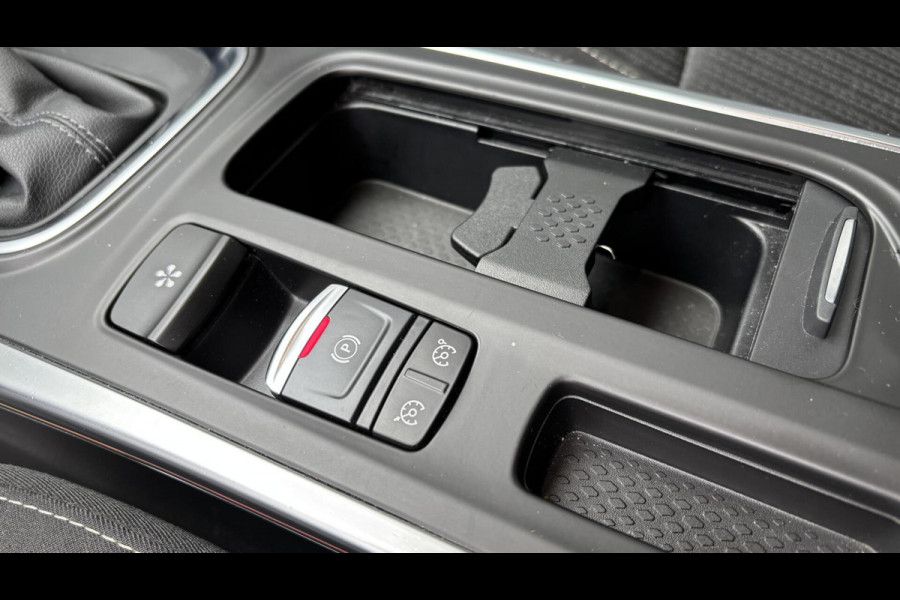 Renault Mégane Estate 1.3 TCe 140 pk Limited Automaat Navi Carplay Android Auto