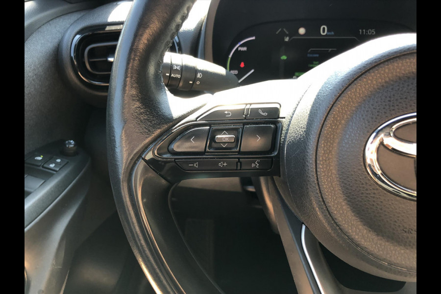 Toyota Yaris Cross 1.5 Hybrid Dynamic Plus | Stoel + Stuurverwarming, Smart Connect Navigatie, Keyless, 17inch