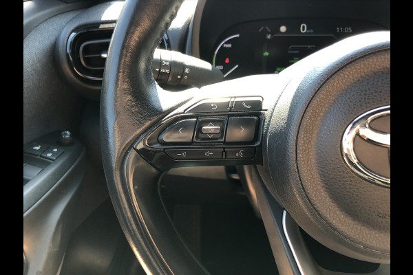 Toyota Yaris Cross 1.5 Hybrid Dynamic Plus | Stoel + Stuurverwarming, Smart Connect Navigatie, Keyless, 17inch