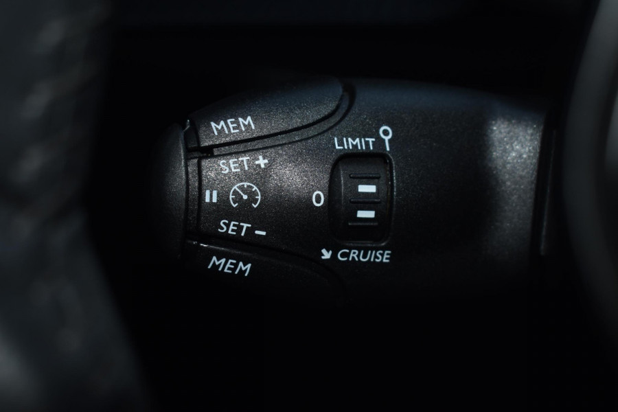 Peugeot 208 1.2 PureTech Active Pack | Carplay | PDC | Incl. garantie