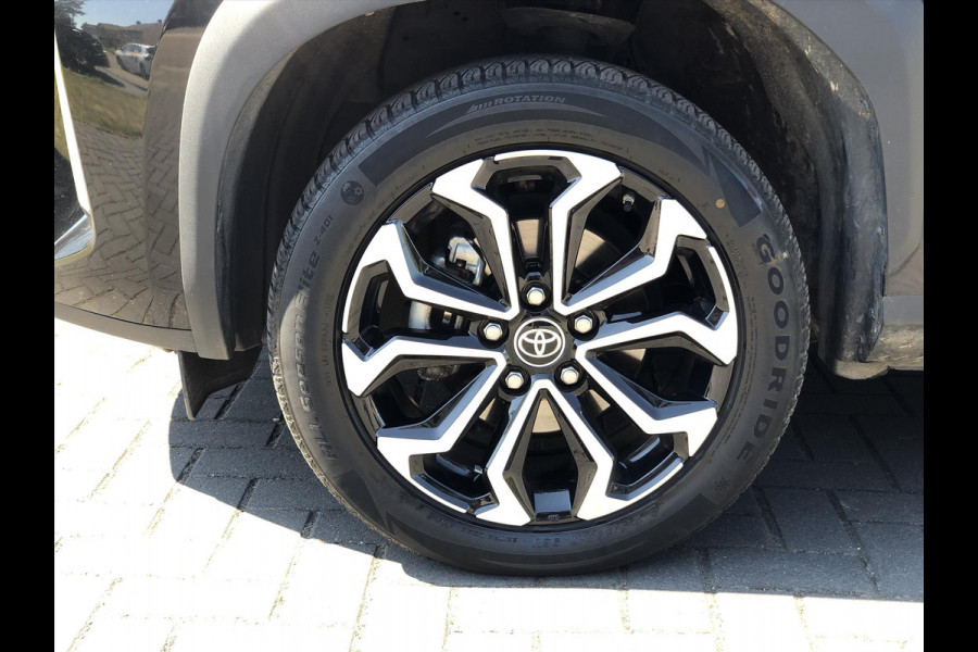 Toyota Yaris Cross 1.5 Hybrid Dynamic Plus | Stoel + Stuurverwarming, Smart Connect Navigatie, Keyless, 17inch
