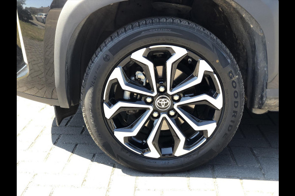 Toyota Yaris Cross 1.5 Hybrid Dynamic Plus | Stoel + Stuurverwarming, Smart Connect Navigatie, Keyless, 17inch