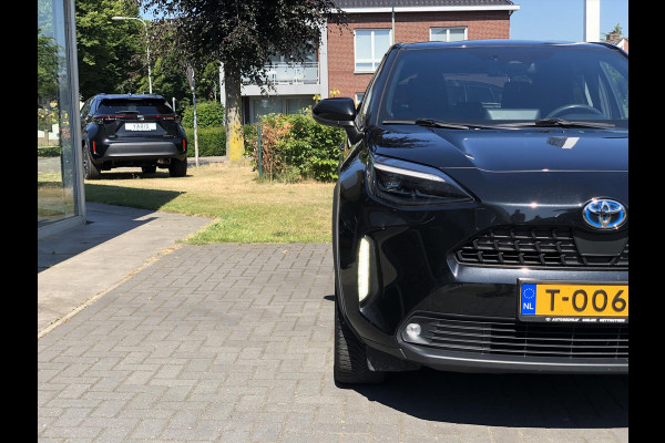 Toyota Yaris Cross 1.5 Hybrid Dynamic Plus | Stoel + Stuurverwarming, Smart Connect Navigatie, Keyless, 17inch