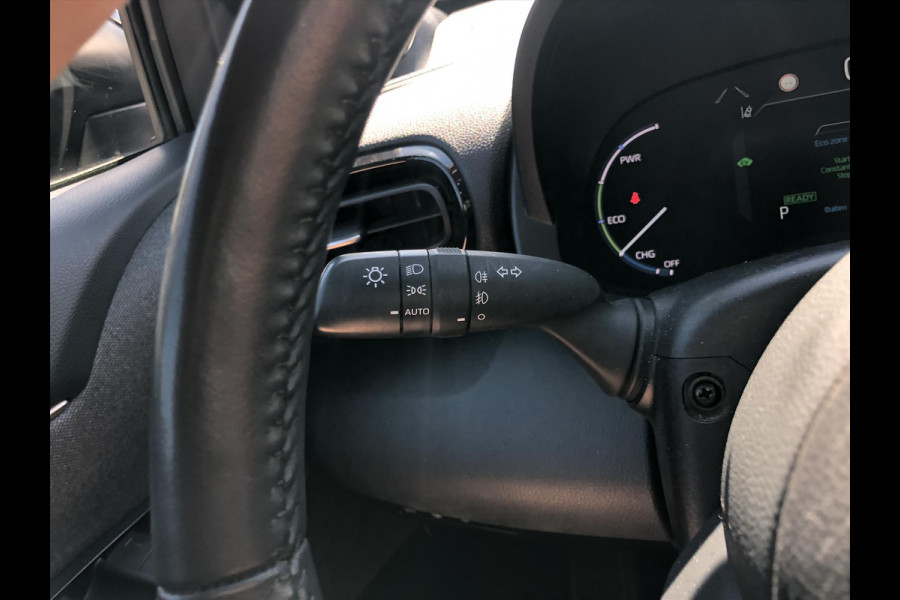 Toyota Yaris Cross 1.5 Hybrid Dynamic Plus | Stoel + Stuurverwarming, Smart Connect Navigatie, Keyless, 17inch