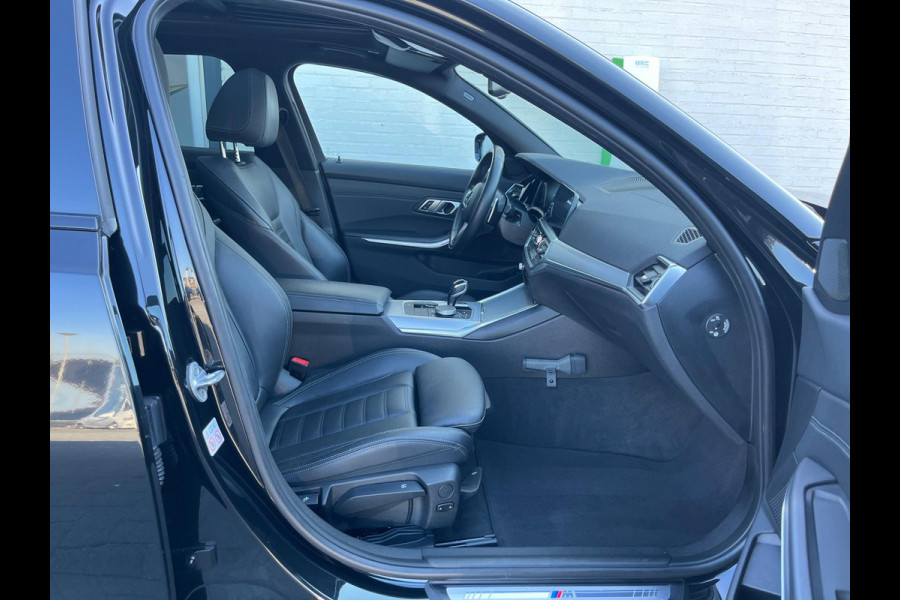 BMW 3 Serie Touring 330i High Executive Edition | M sport Individual | Panorama dak | Cruise Control | Apple carplay | 19 inch | airco separ