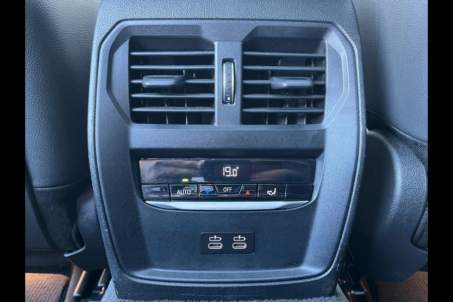 BMW 3 Serie Touring 330i High Executive Edition | M sport Individual | Panorama dak | Cruise Control | Apple carplay | 19 inch | airco separ