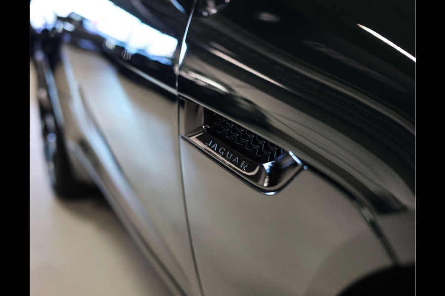 Jaguar F-Type P300 RWD R-Dynamic | British Racing Green - Camera