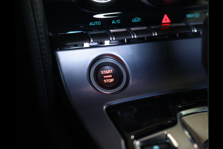 Jaguar F-Type P300 RWD R-Dynamic | British Racing Green - Camera