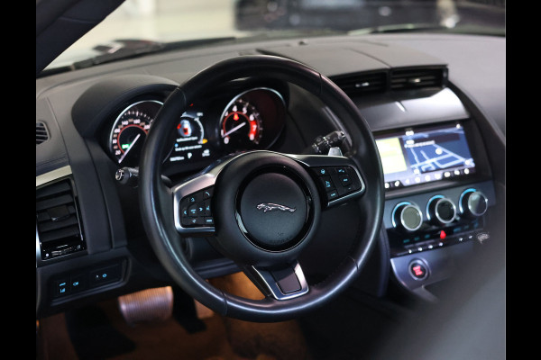 Jaguar F-Type P300 RWD R-Dynamic | British Racing Green - Camera