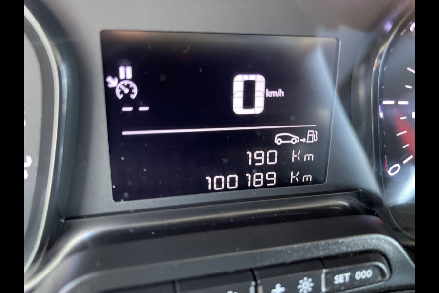 Citroën Jumpy 1.5 BlueHDI 120pk M Club L2H1 / vaste prijs rijklaar € 16.950 ex btw / lease vanaf € 285 / airco / cruise control / bijrijdersbank / grijs metallic / navigatie / euro 6 / bpm vrij