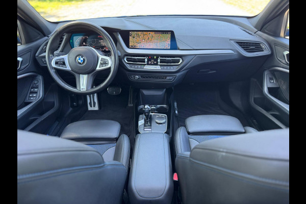 BMW 1-serie 118i AUTOMAAT M - sport pakket, schuifdak, stoelverwarming,vele opties, Nederlandse auto met nationale auto pas