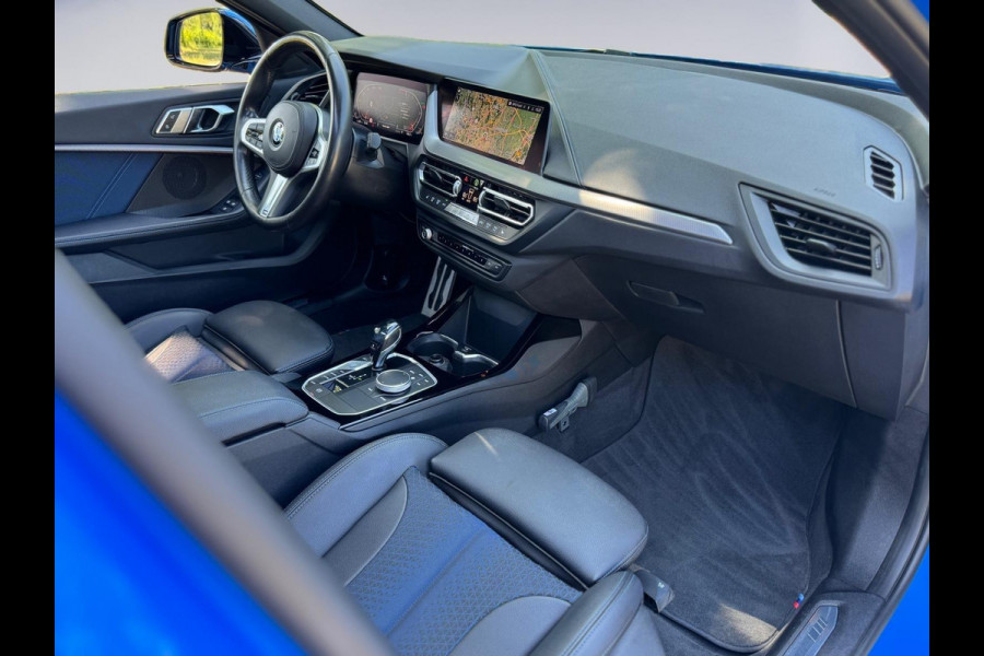 BMW 1-serie 118i AUTOMAAT M - sport pakket, schuifdak, stoelverwarming,vele opties, Nederlandse auto met nationale auto pas