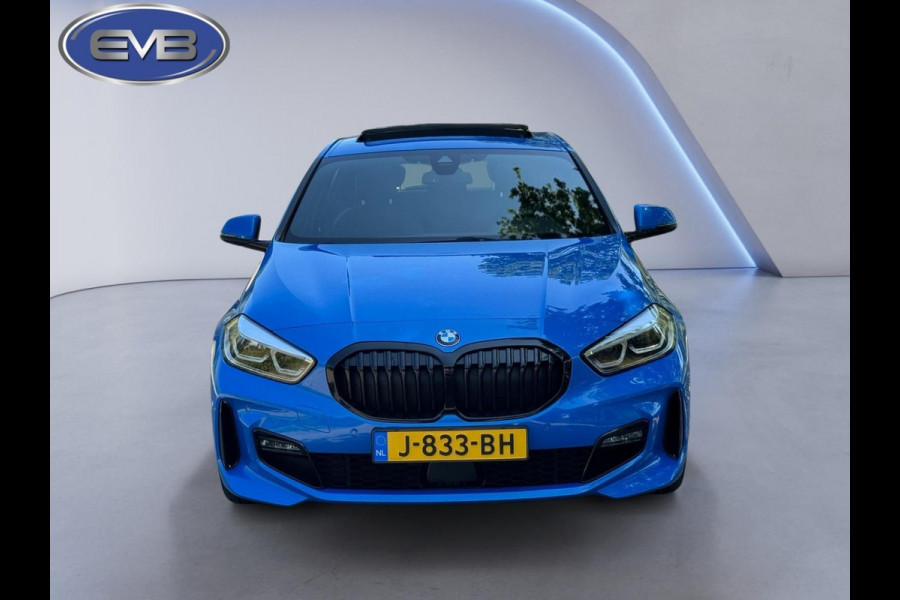 BMW 1-serie 118i AUTOMAAT M - sport pakket, schuifdak, stoelverwarming,vele opties, Nederlandse auto met nationale auto pas