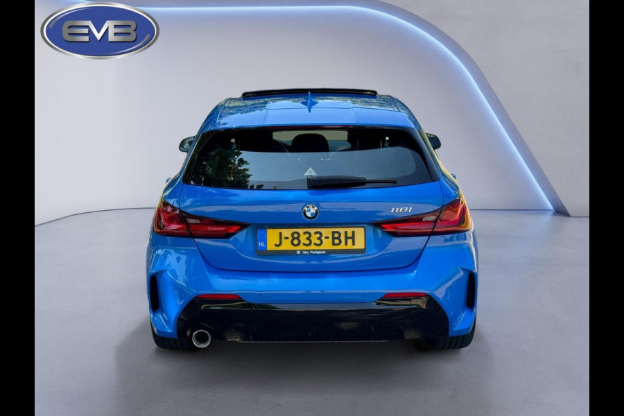 BMW 1-serie 118i AUTOMAAT M - sport pakket, schuifdak, stoelverwarming,vele opties, Nederlandse auto met nationale auto pas