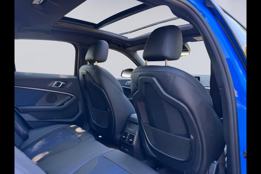 BMW 1-serie 118i AUTOMAAT M - sport pakket, schuifdak, stoelverwarming,vele opties, Nederlandse auto met nationale auto pas