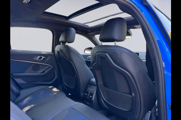 BMW 1-serie 118i AUTOMAAT M - sport pakket, schuifdak, stoelverwarming,vele opties, Nederlandse auto met nationale auto pas