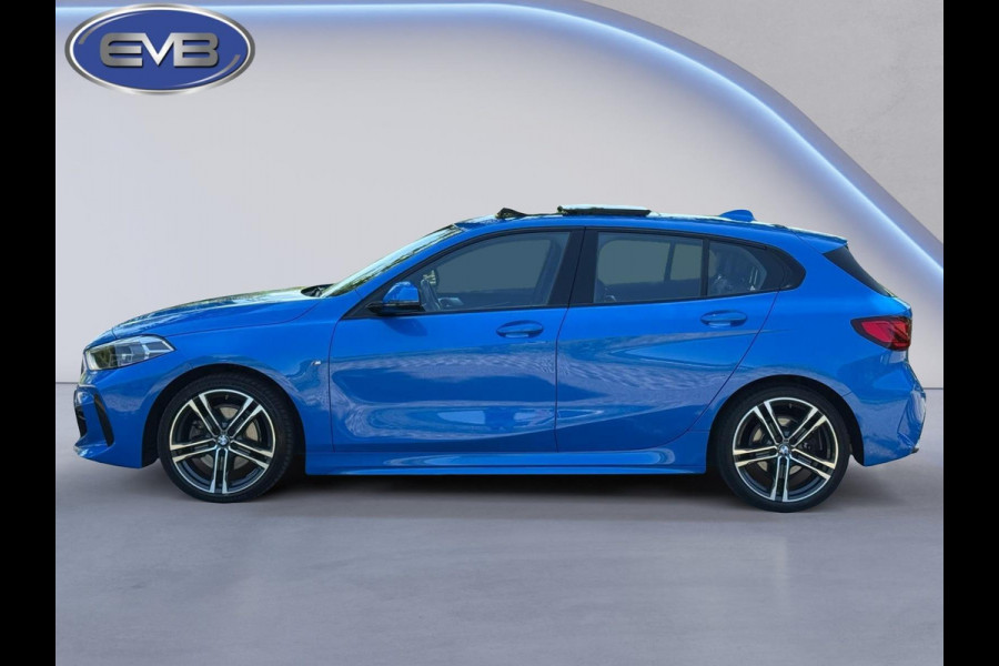 BMW 1-serie 118i AUTOMAAT M - sport pakket, schuifdak, stoelverwarming,vele opties, Nederlandse auto met nationale auto pas