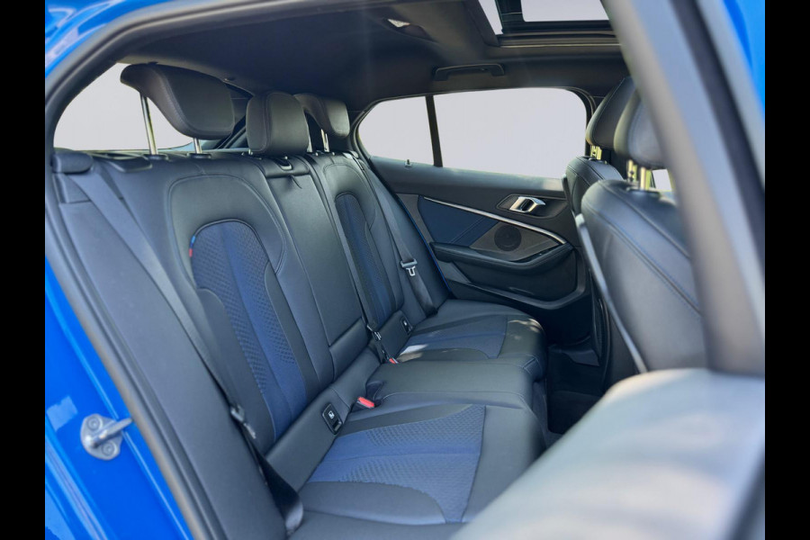 BMW 1-serie 118i AUTOMAAT M - sport pakket, schuifdak, stoelverwarming,vele opties, Nederlandse auto met nationale auto pas
