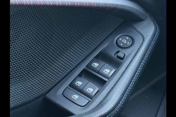 BMW 1-serie 118i AUTOMAAT M - sport pakket, schuifdak, stoelverwarming,vele opties, Nederlandse auto met nationale auto pas