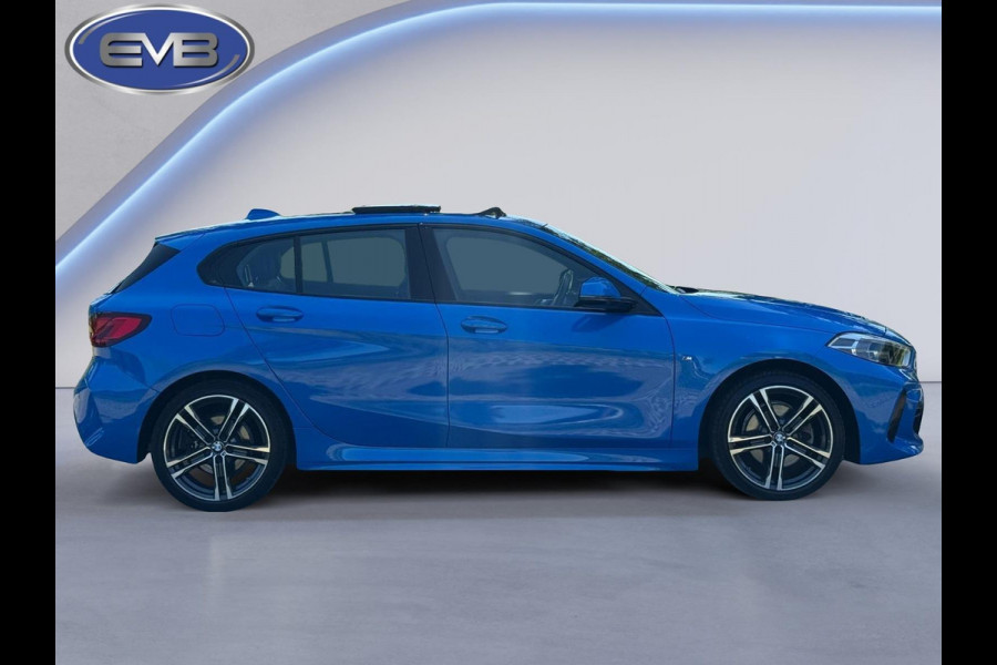 BMW 1-serie 118i AUTOMAAT M - sport pakket, schuifdak, stoelverwarming,vele opties, Nederlandse auto met nationale auto pas