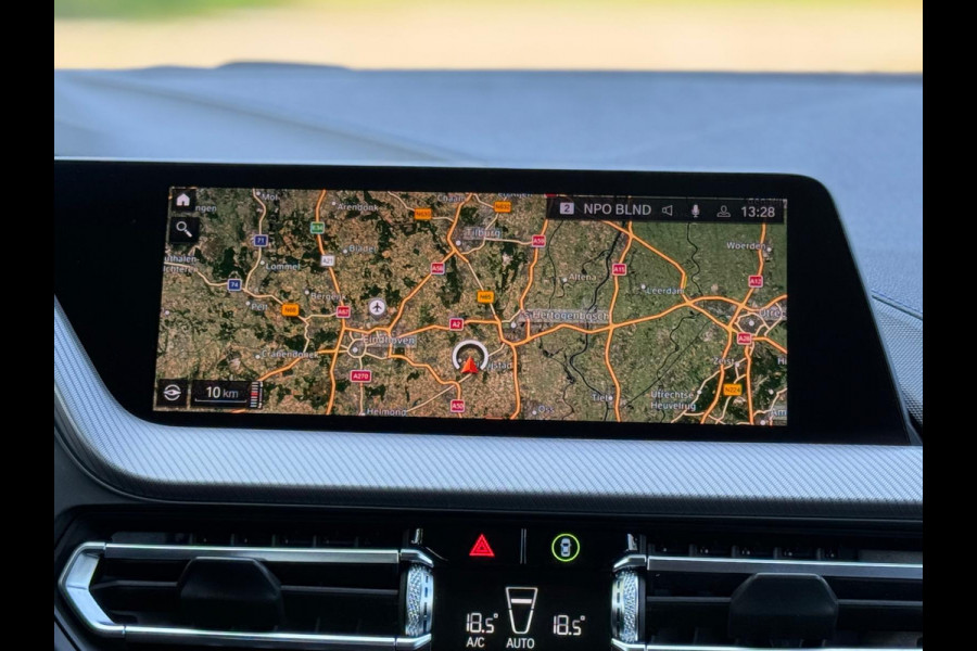 BMW 1-serie 118i AUTOMAAT M - sport pakket, schuifdak, stoelverwarming,vele opties, Nederlandse auto met nationale auto pas