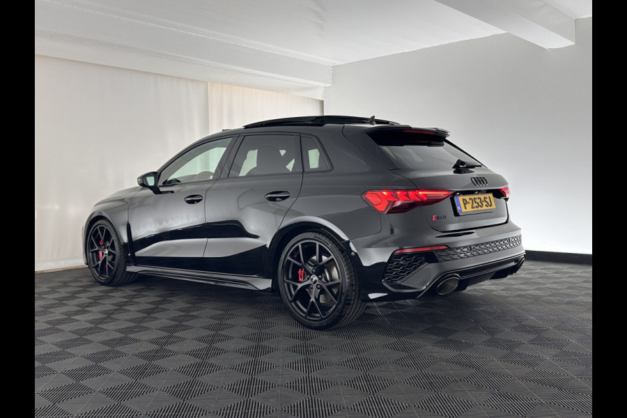 Audi RS3 Sportback 2.5 TFSI quattro Aut. *PANO | HEAD-UP | MATRIX-LED | FULL-LED | ADAPTIVE-CRUISE | BLIND-SPOT | MEMORY-PACK | KEYLESS | SPORT-SEATS | CAMERA | DIGI-COCKPIT | AMBIENT-LIGHT | 19''ALU*