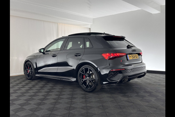 Audi RS3 Sportback 2.5 TFSI quattro Aut. *PANO | HEAD-UP | MATRIX-LED | FULL-LED | ADAPTIVE-CRUISE | BLIND-SPOT | MEMORY-PACK | KEYLESS | SPORT-SEATS | CAMERA | DIGI-COCKPIT | AMBIENT-LIGHT | 19''ALU*