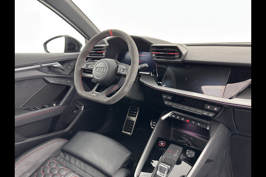 Audi RS3 Sportback 2.5 TFSI quattro Aut. *PANO | HEAD-UP | MATRIX-LED | FULL-LED | ADAPTIVE-CRUISE | BLIND-SPOT | MEMORY-PACK | KEYLESS | SPORT-SEATS | CAMERA | DIGI-COCKPIT | AMBIENT-LIGHT | 19''ALU*