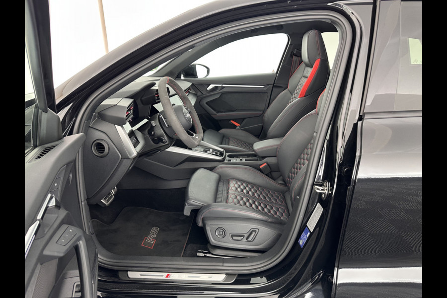 Audi RS3 Sportback 2.5 TFSI quattro Aut. *PANO | HEAD-UP | MATRIX-LED | FULL-LED | ADAPTIVE-CRUISE | BLIND-SPOT | MEMORY-PACK | KEYLESS | SPORT-SEATS | CAMERA | DIGI-COCKPIT | AMBIENT-LIGHT | 19''ALU*
