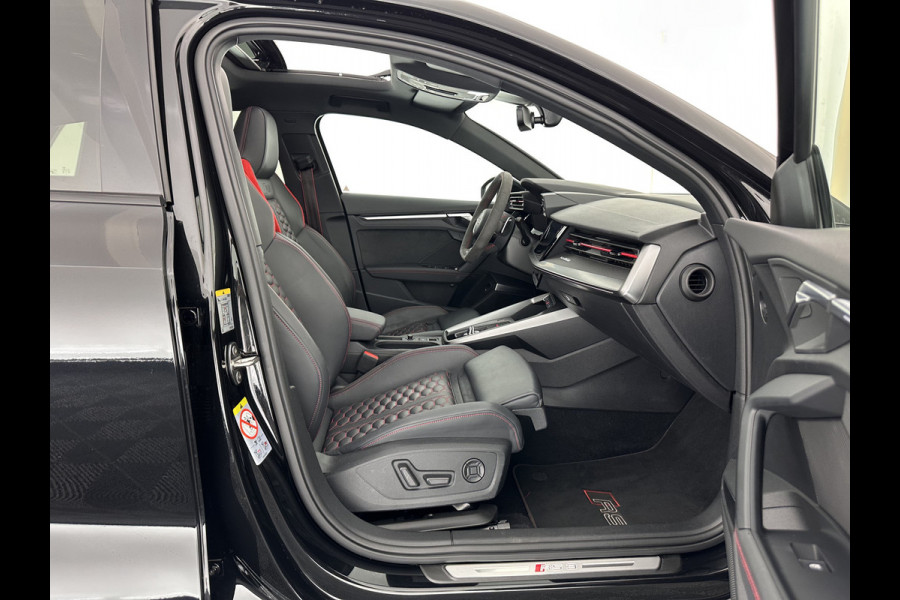 Audi RS3 Sportback 2.5 TFSI quattro Aut. *PANO | HEAD-UP | MATRIX-LED | FULL-LED | ADAPTIVE-CRUISE | BLIND-SPOT | MEMORY-PACK | KEYLESS | SPORT-SEATS | CAMERA | DIGI-COCKPIT | AMBIENT-LIGHT | 19''ALU*