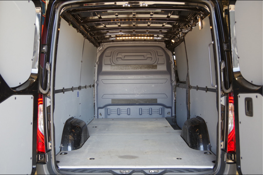 Mercedes-Benz Sprinter 317 1.9 CDI L2H1 AUT. LED, MBUX 10'', 3.5T TREKHAAK, STANDKACHEL, STOELVERWARMING, NAVI, CAMERA, CRUISE, LEDER STUUR
