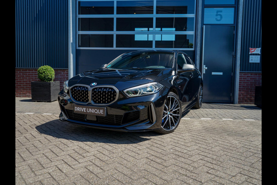 BMW 1-serie M135i xDrive High Executive, Nieuwe Michelin Pilot sport 5, Head-up, M-sport, Apple CP, Leder, 19 Inch, Harman Kardon