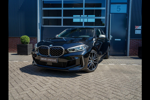BMW 1-serie M135i xDrive High Executive, Nieuwe Michelin Pilot sport 5, Head-up, M-sport, Apple CP, Leder, 19 Inch, Harman Kardon