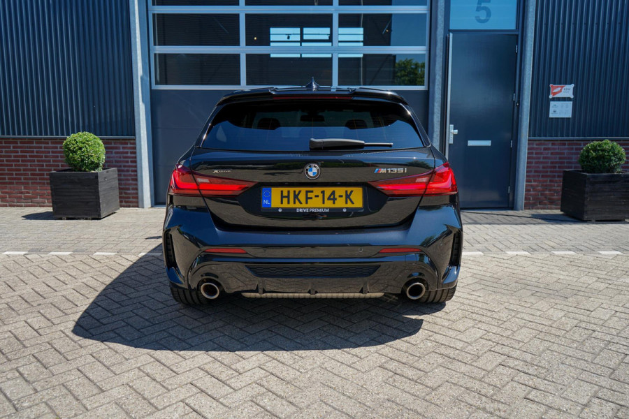 BMW 1-serie M135i xDrive High Executive, Nieuwe Michelin Pilot sport 5, Head-up, M-sport, Apple CP, Leder, 19 Inch, Harman Kardon