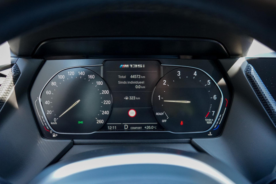 BMW 1-serie M135i xDrive High Executive, Nieuwe Michelin Pilot sport 5, Head-up, M-sport, Apple CP, Leder, 19 Inch, Harman Kardon